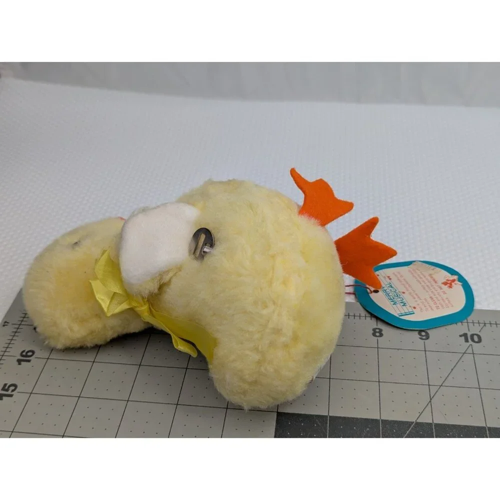 Douglas Cuddle Toys Yellow Duck Chick Plush Wind Up Musical 8 Inch Vintage‎